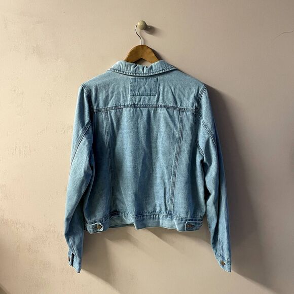 Forever 21 Light Medium Wash Oversized Denim Jacket Size L GUC - Picture 9 of 10